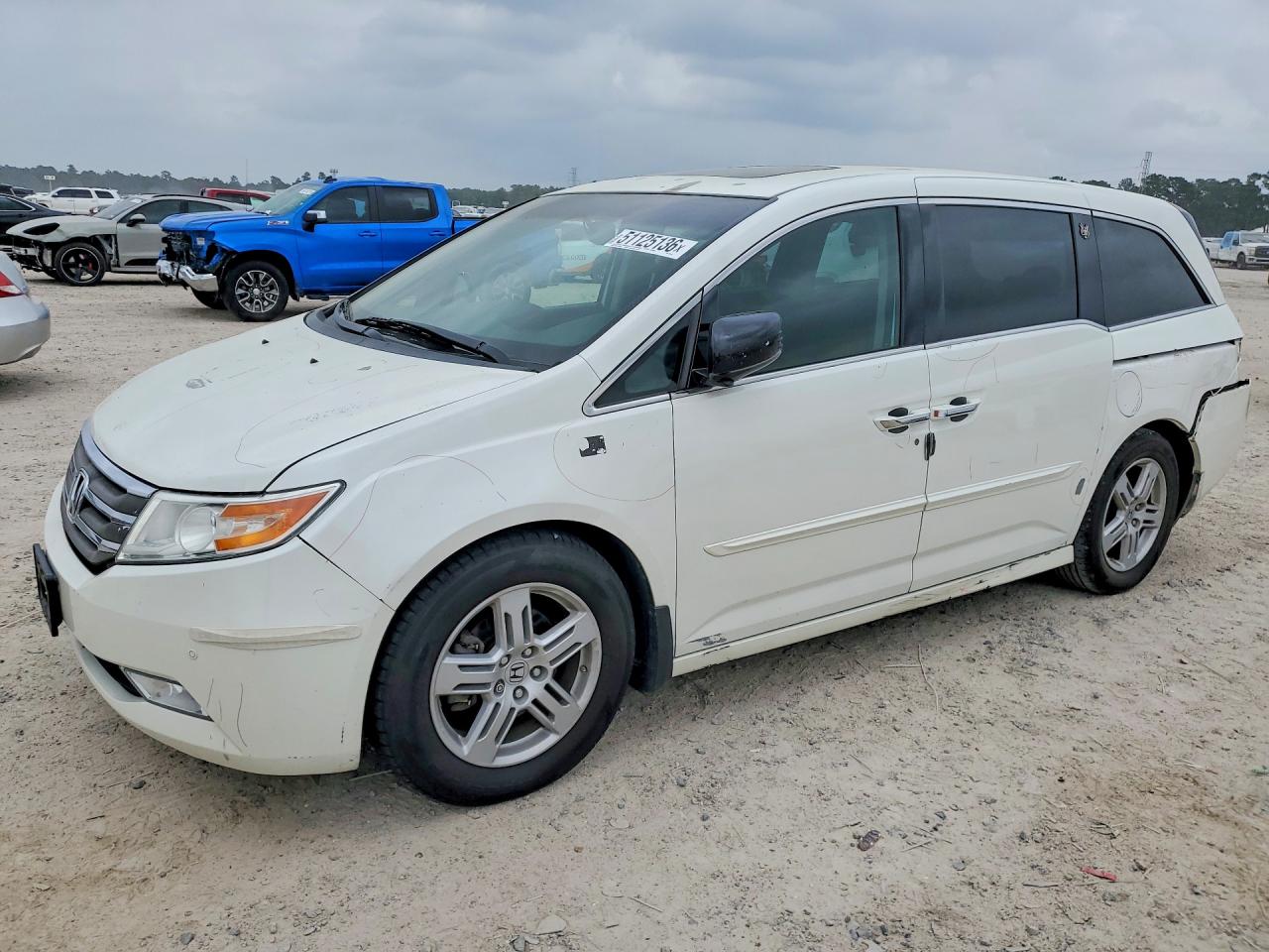 Salvage Honda Odyssey Image