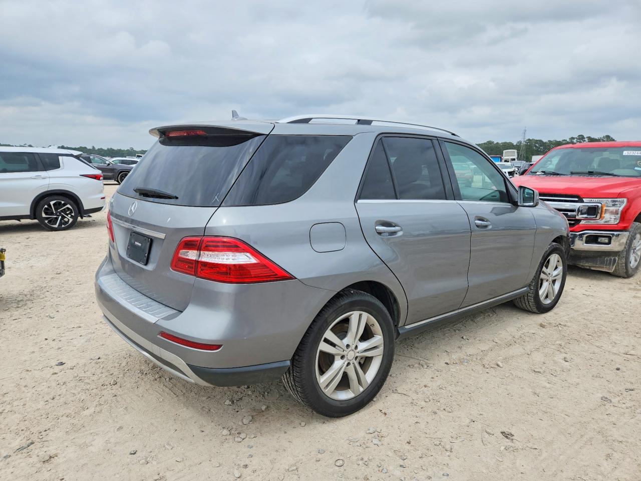 Mercedes-Benz M-Class 350