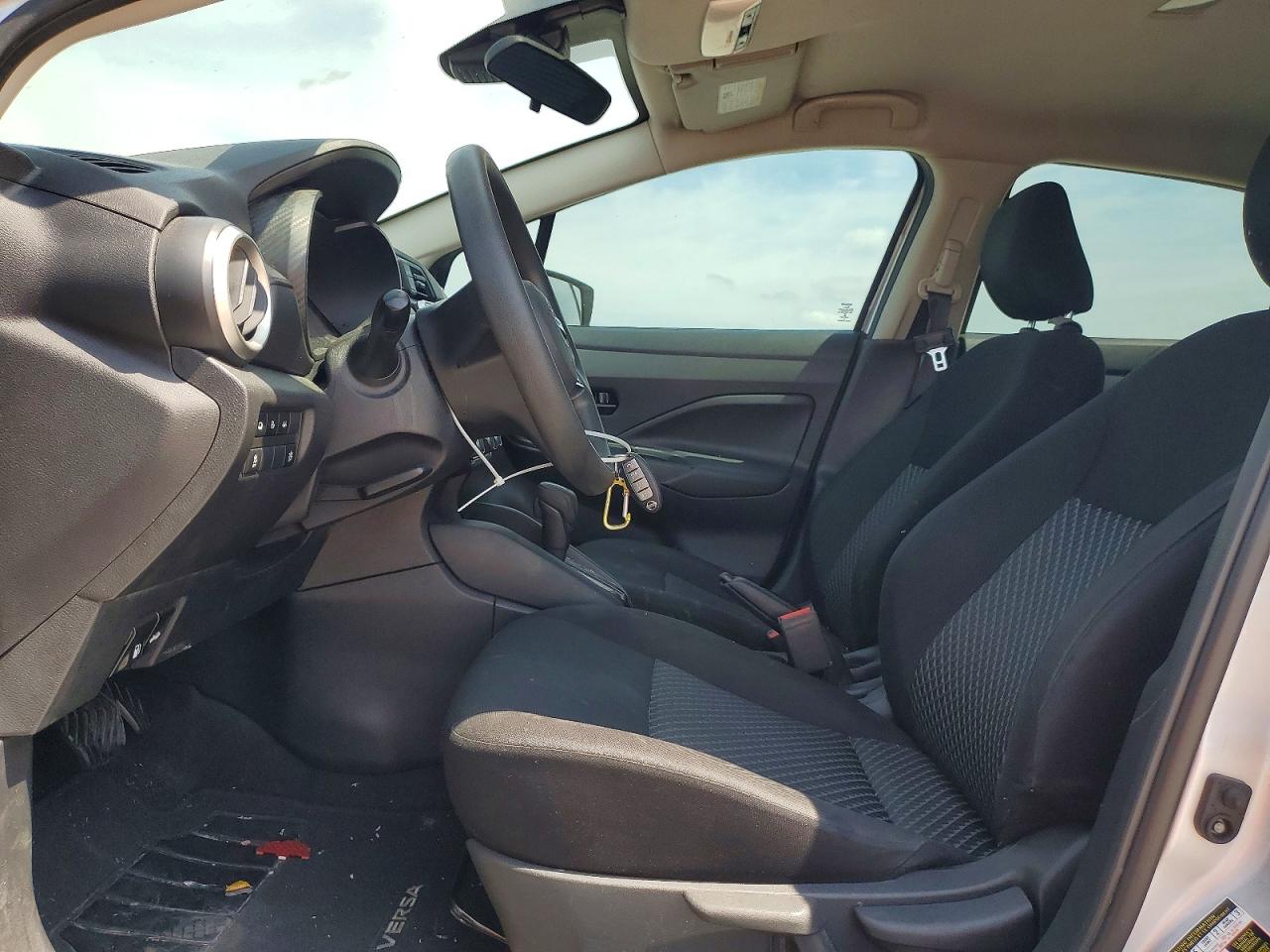 Nissan Versa S