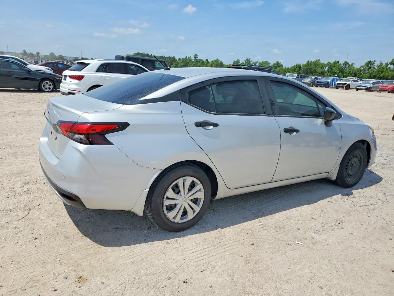 Nissan Versa S
