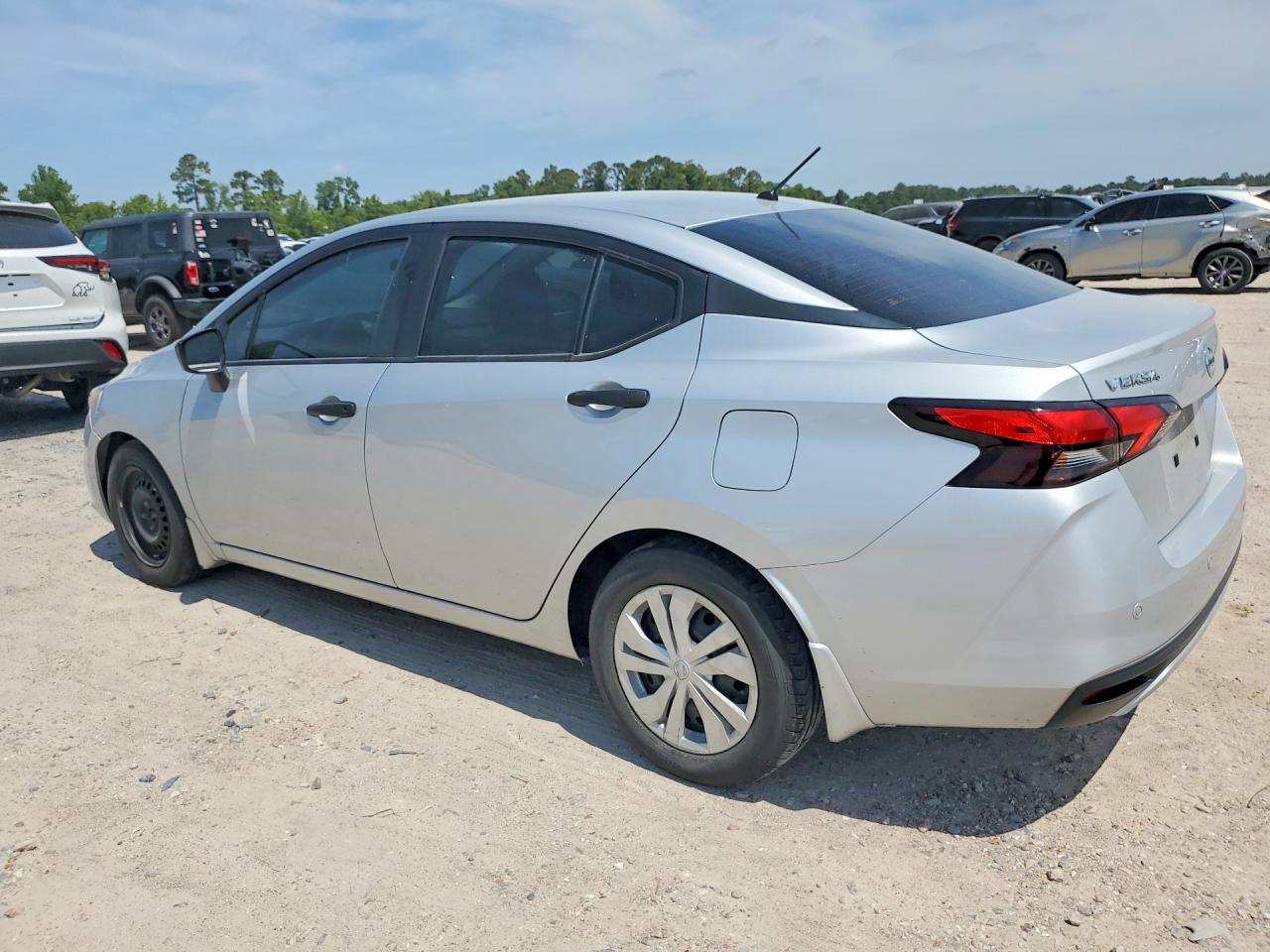 Nissan Versa S