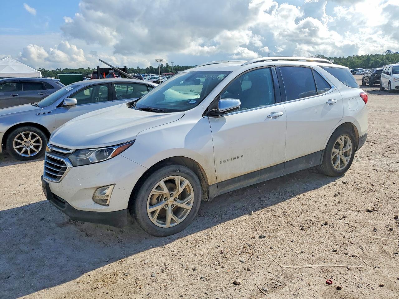 Salvage Chevrolet Equinox Image