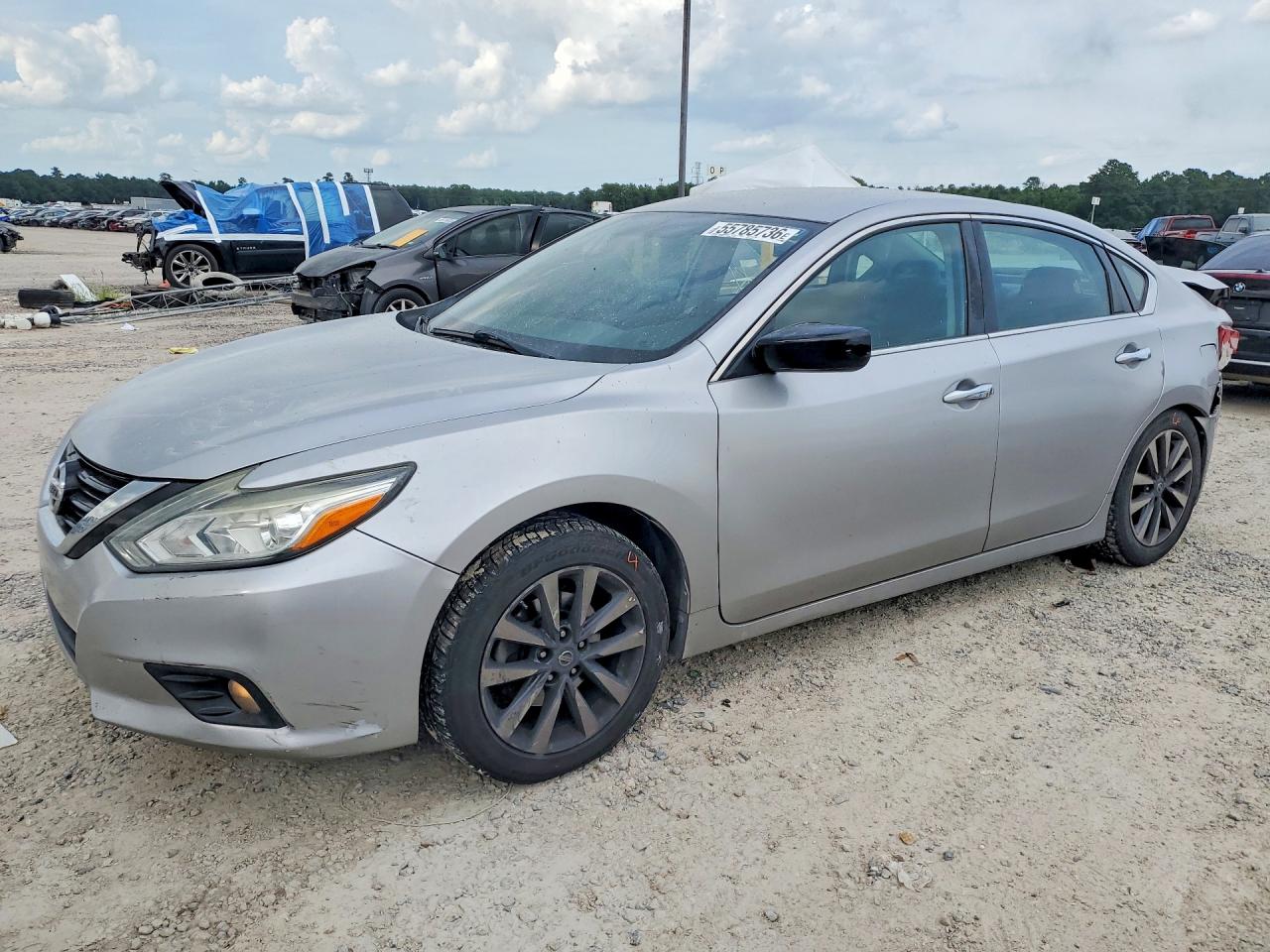 Salvage Nissan Altima Image