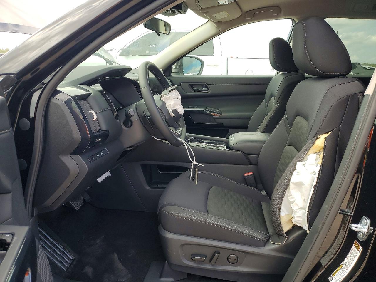 Nissan Pathfinder Sv