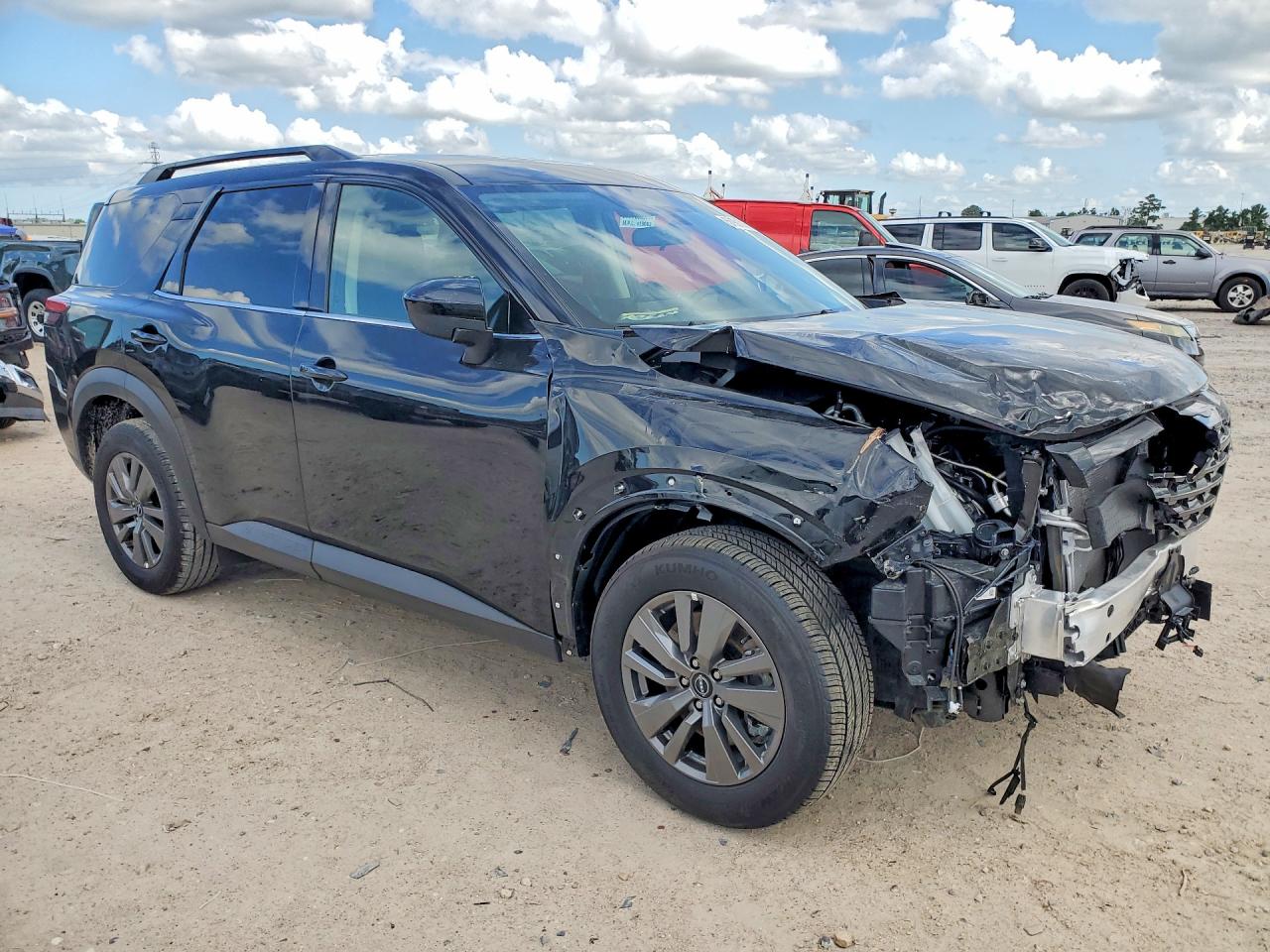 Nissan Pathfinder Sv
