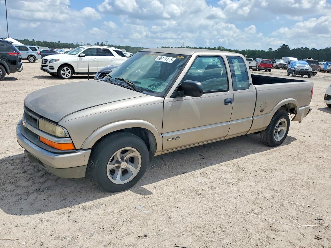Salvage Chevrolet S-10 Image