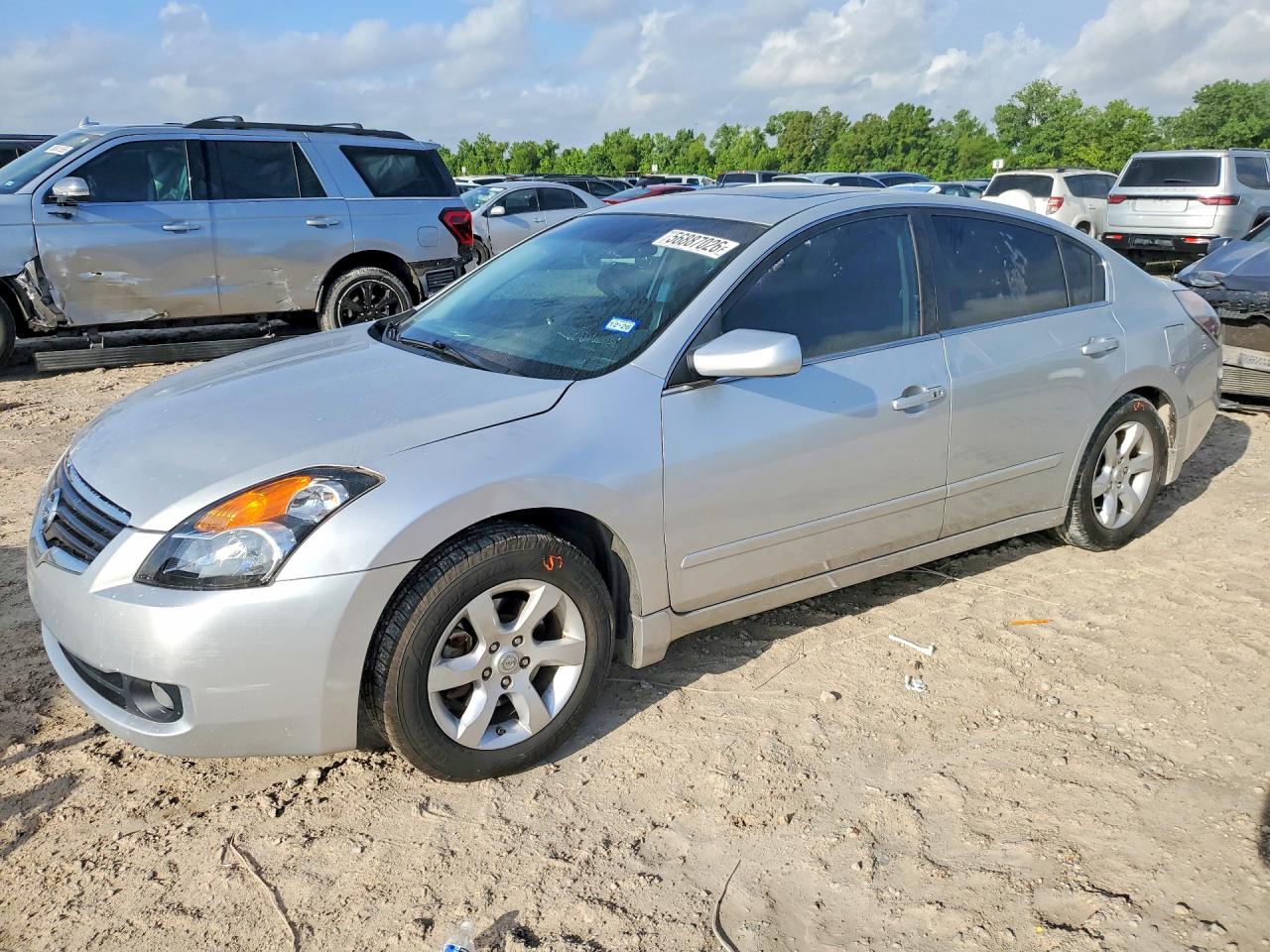 Salvage Nissan Altima Image