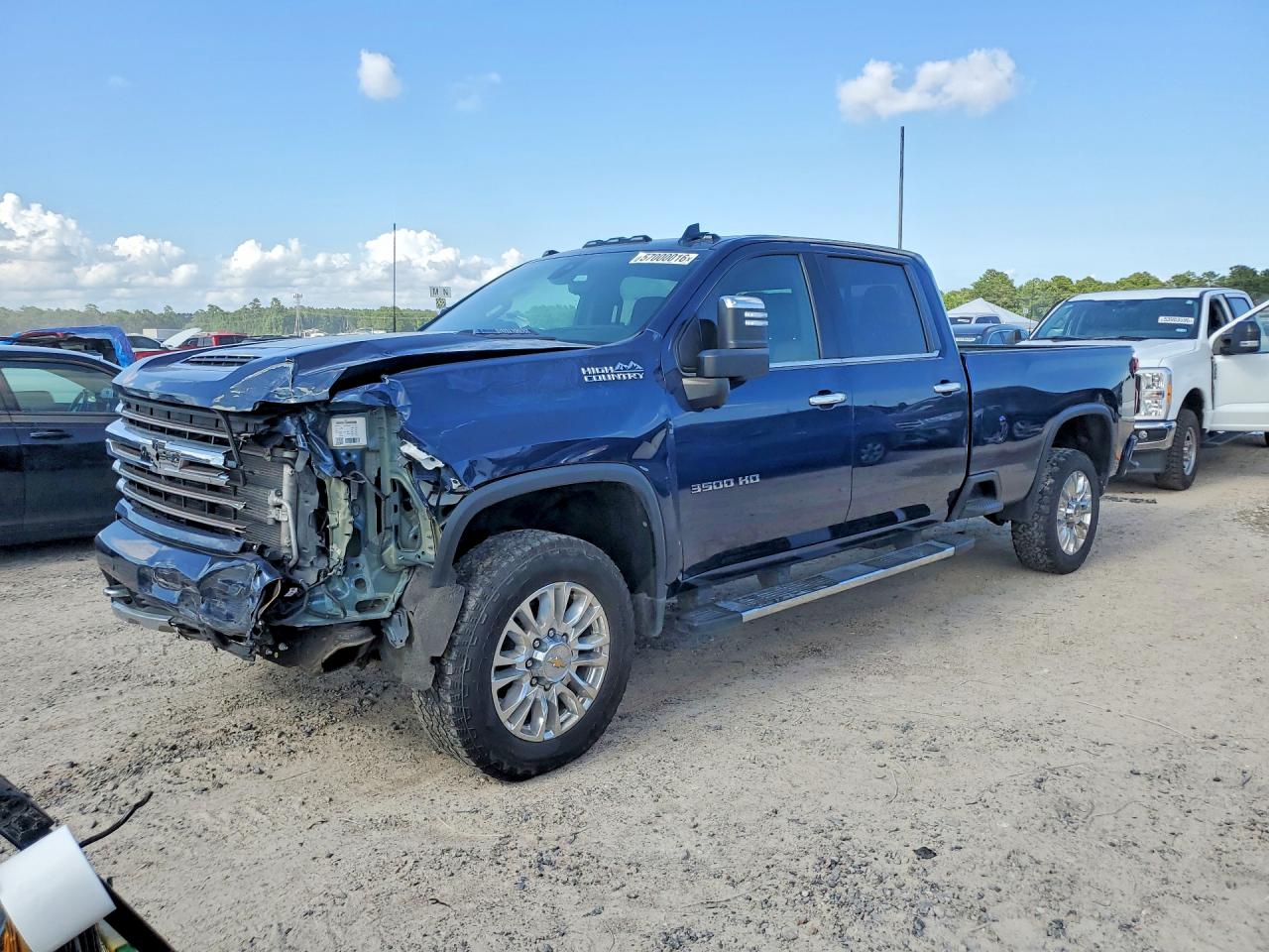Salvage Chevrolet Silverado Image