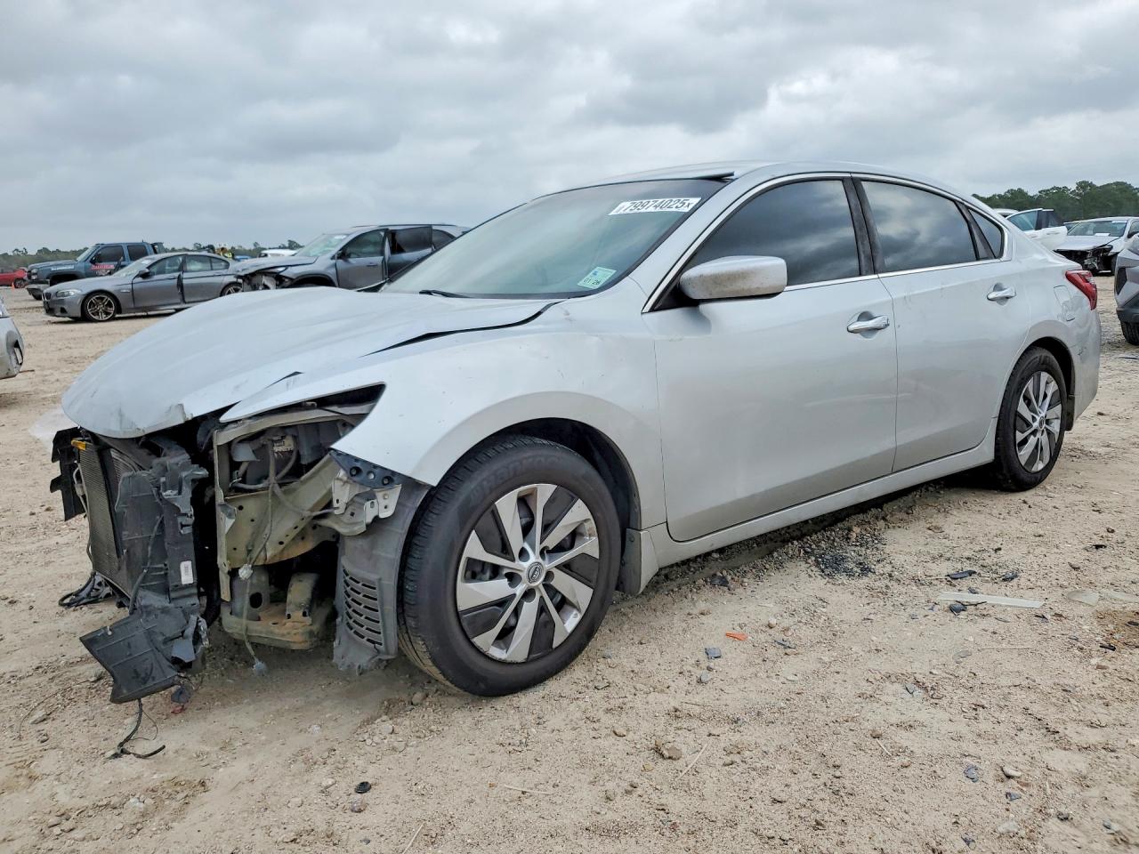 Salvage Nissan Altima Image