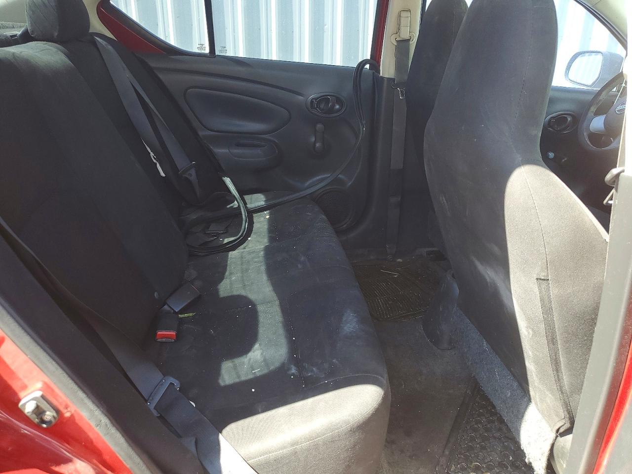 Nissan Versa S