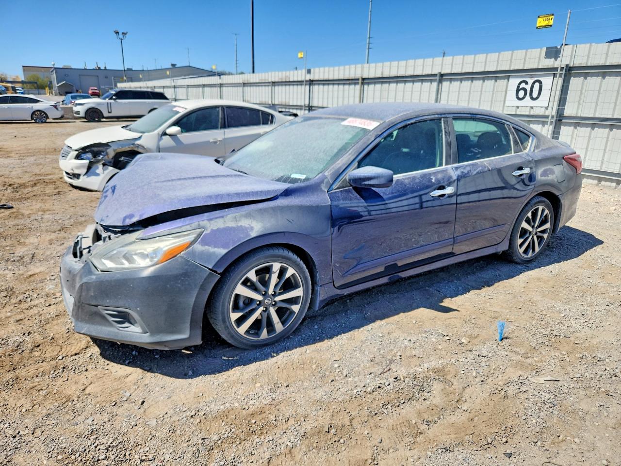 Salvage Nissan Altima Image