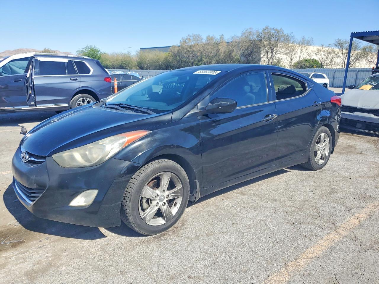 Salvage Hyundai ELANTRA Image