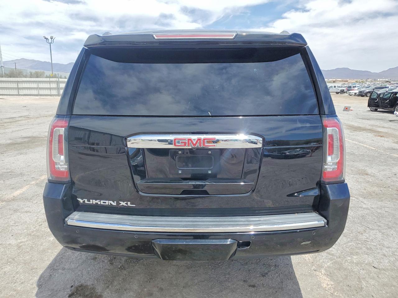 GMC Yukon Denali