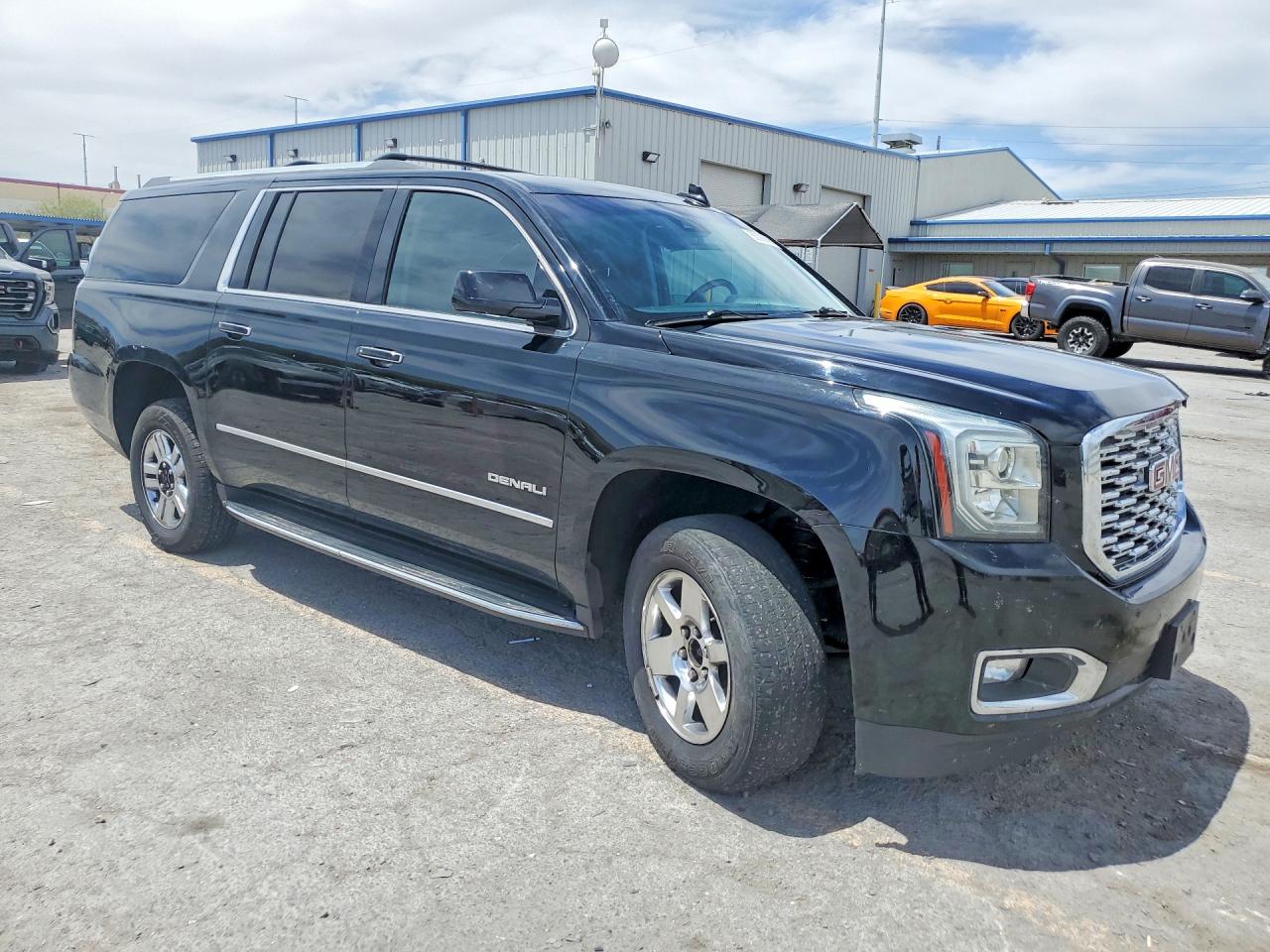 GMC Yukon Denali