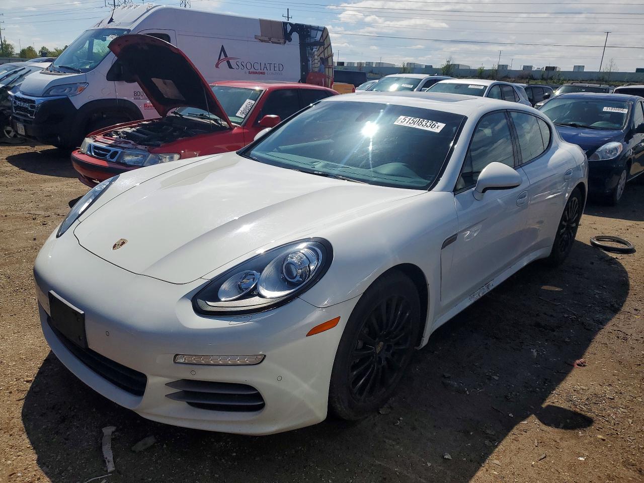 Salvage Porsche Panamera Image