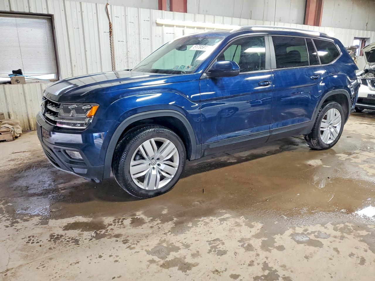 Salvage Volkswagen Atlas Image