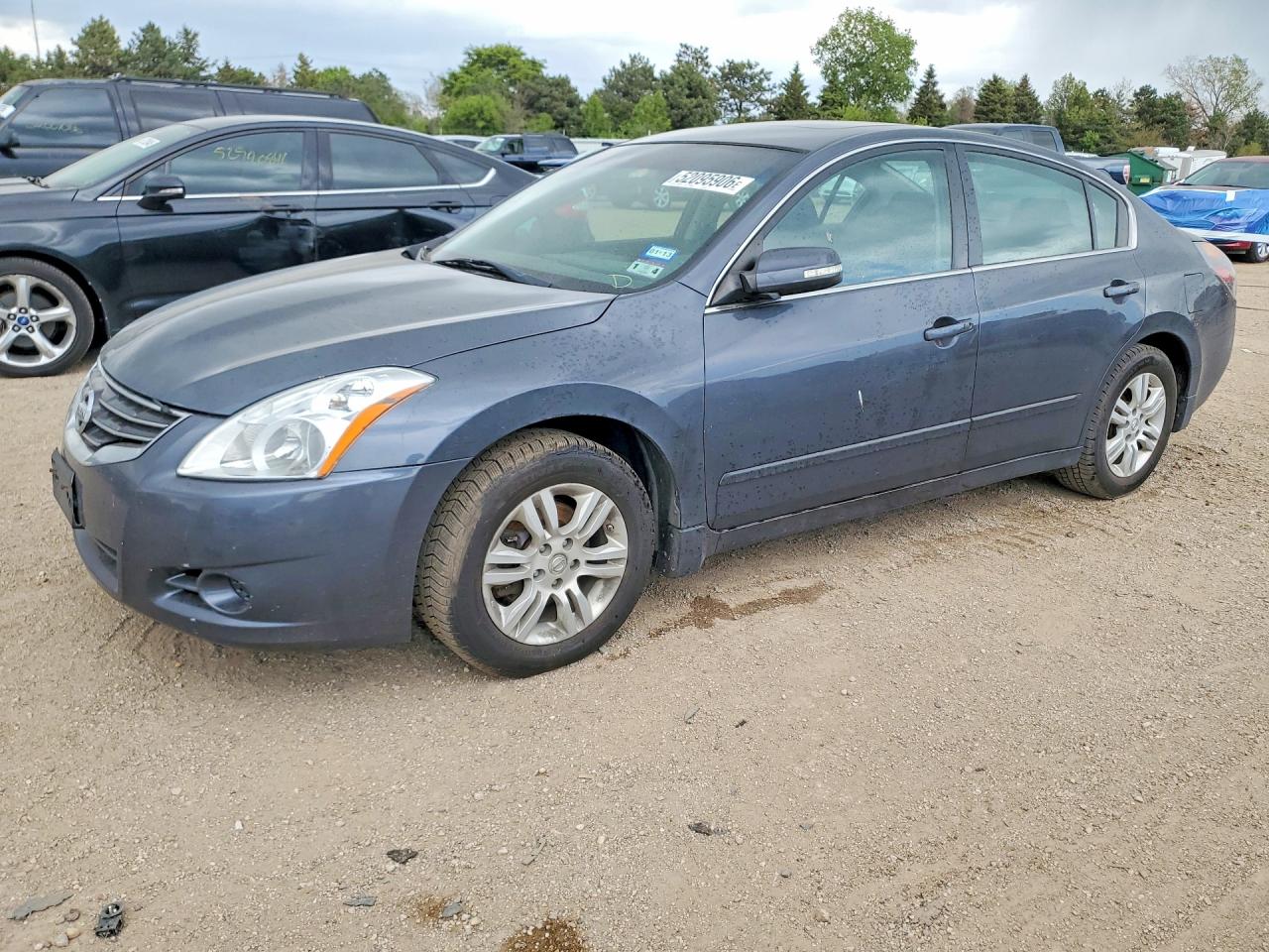 Salvage Nissan Altima Image