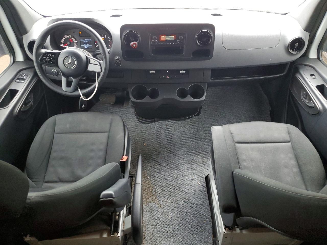 Mercedes-Benz Sprinter 2500