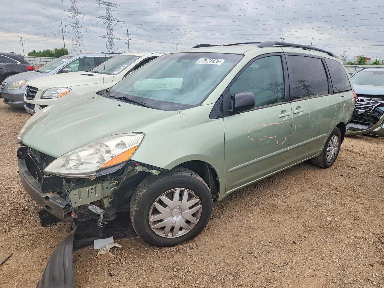 Salvage Toyota Sienna Image