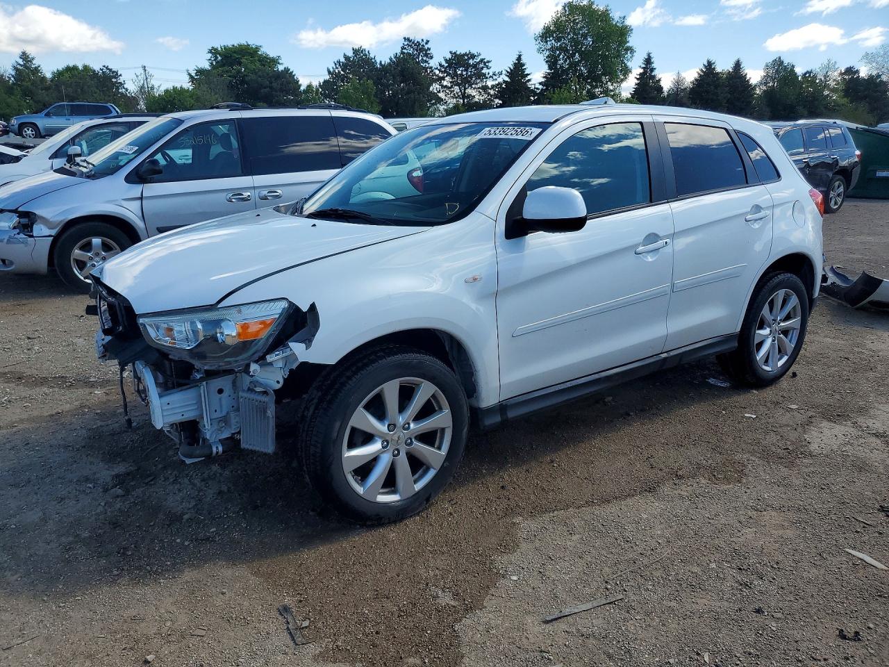 Salvage Mitsubishi Outlander Image