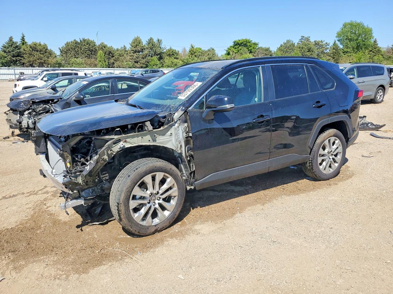 Salvage Toyota RAV4 Image