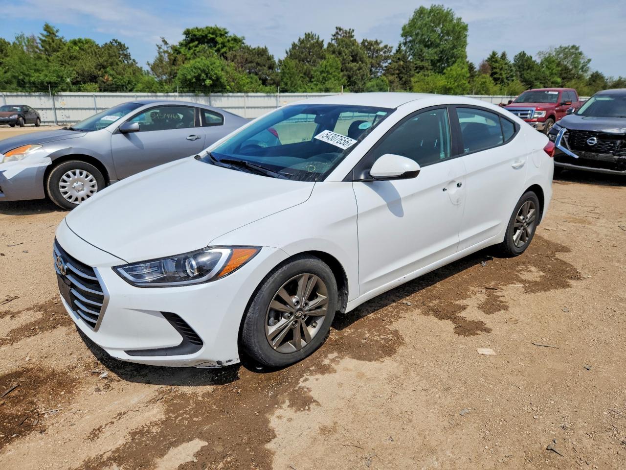 Salvage Hyundai ELANTRA Image