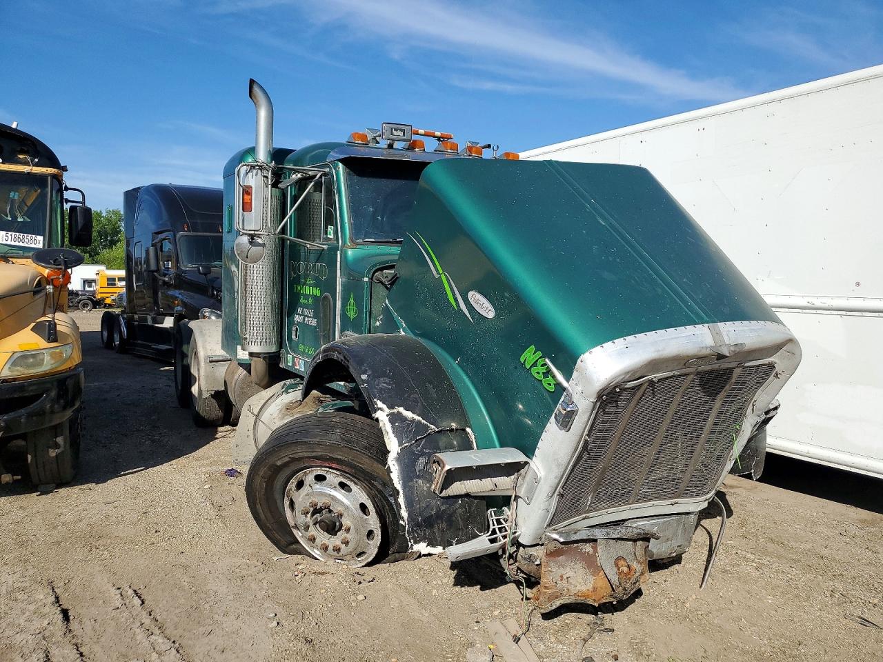 Salvage Peterbilt 378 Image