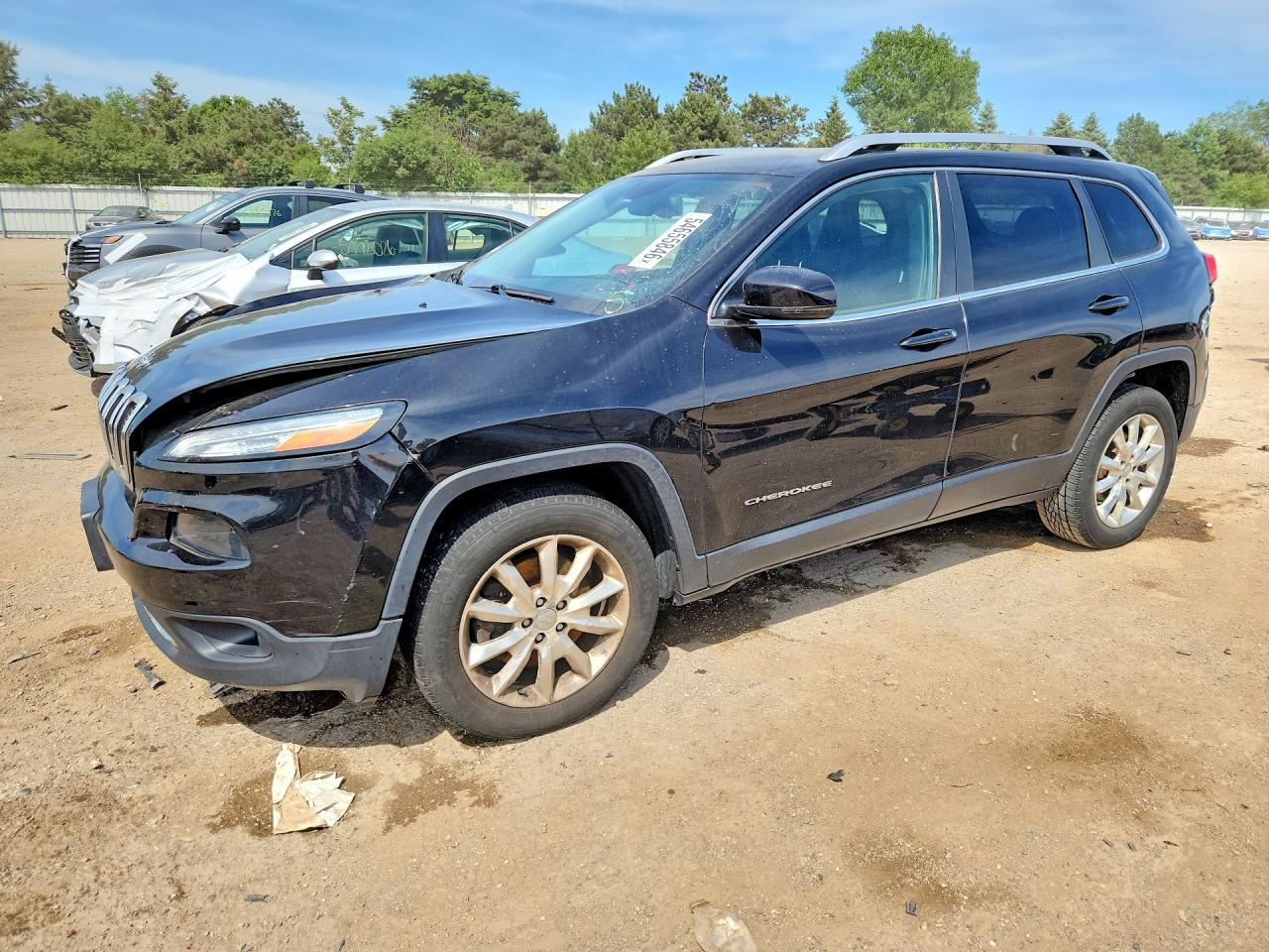 Salvage Jeep Cherokee Image