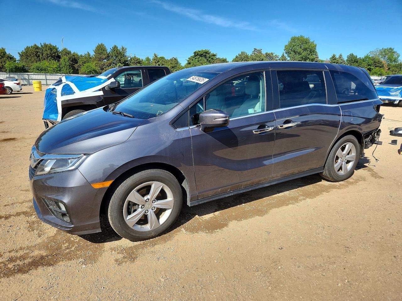 Salvage Honda Odyssey Image