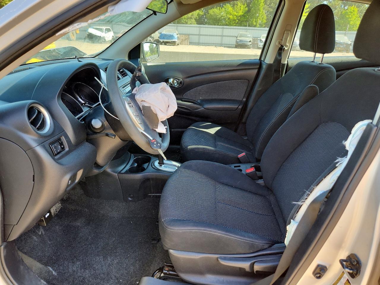 Nissan Versa 1.6 Sv