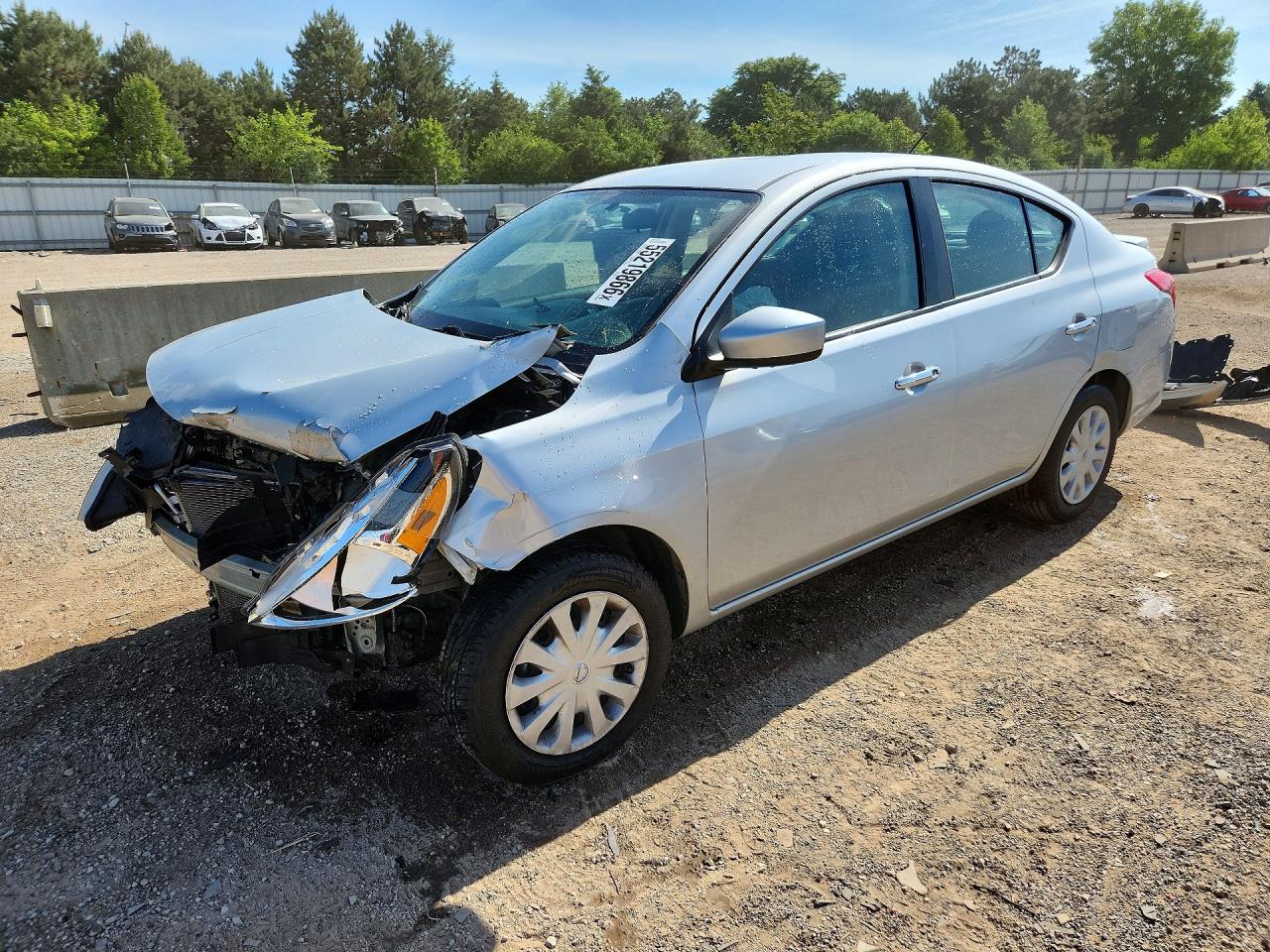 Salvage Nissan Versa Image