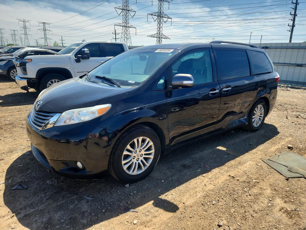 Salvage Toyota Sienna Image