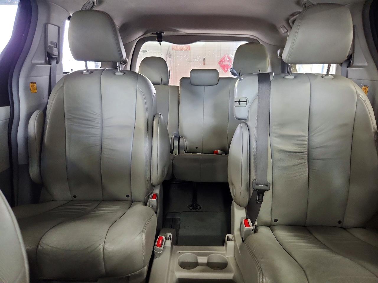 Toyota Sienna Xle 8-passenger
