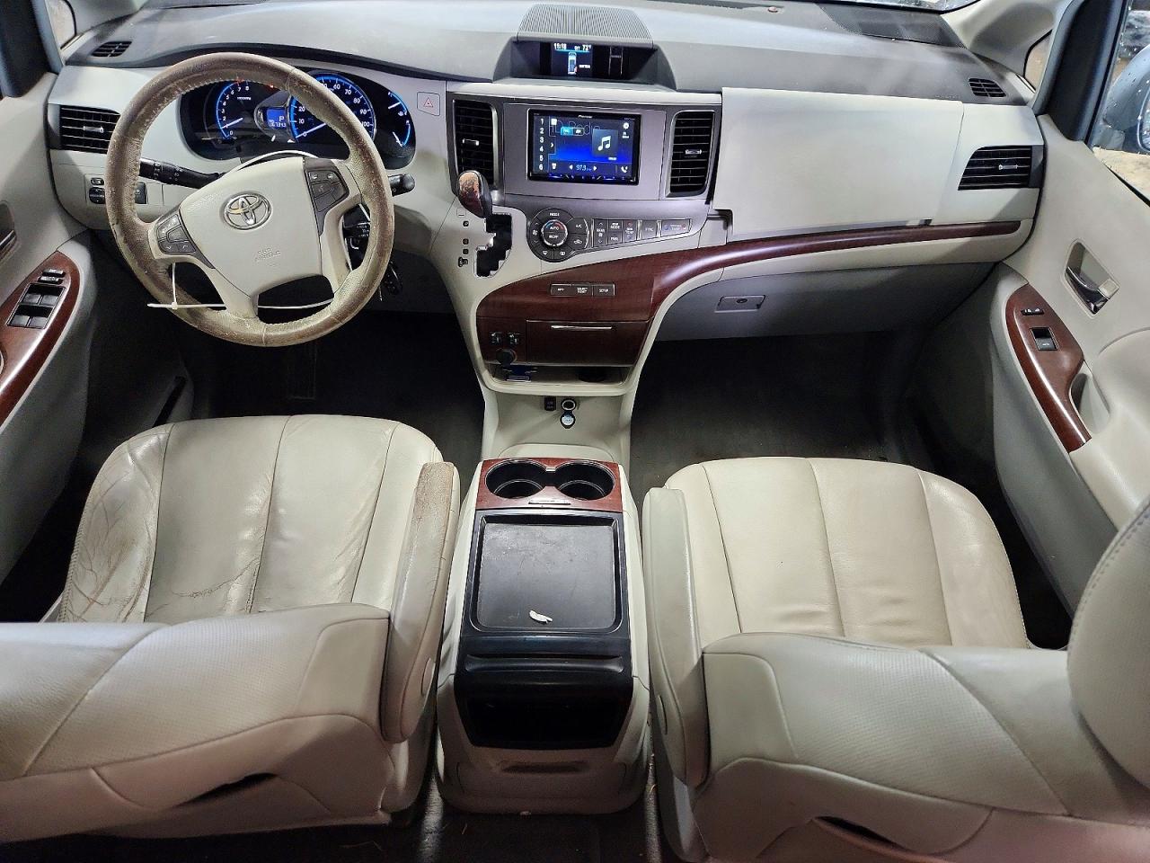 Toyota Sienna Xle 8-passenger