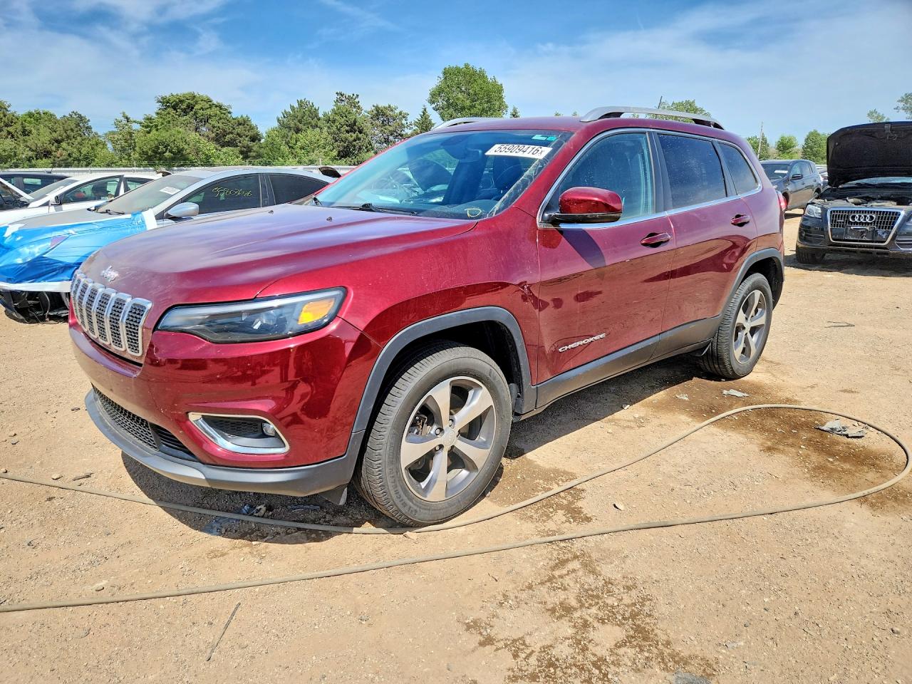 Salvage Jeep Cherokee Image