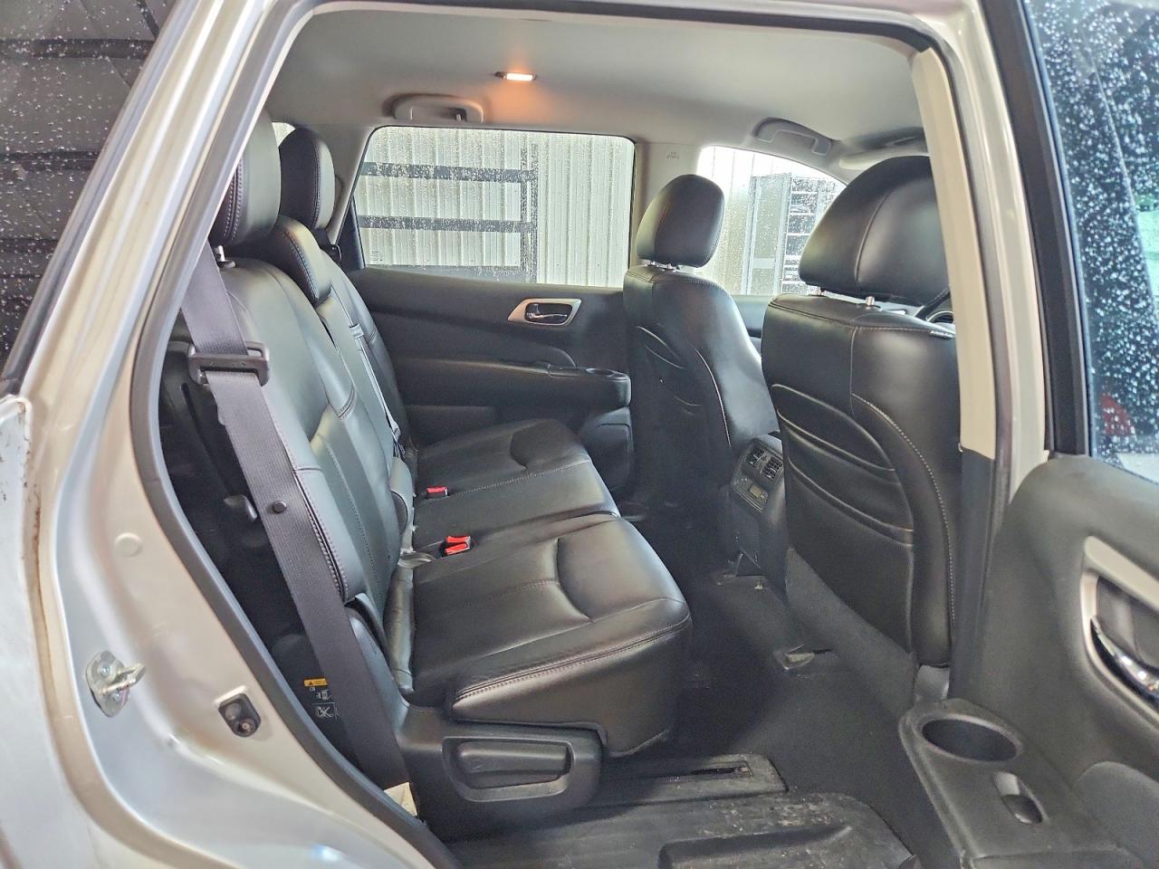 Nissan Pathfinder S