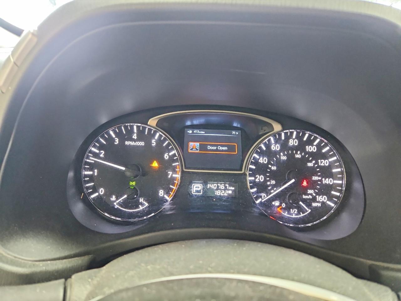 Nissan Pathfinder S