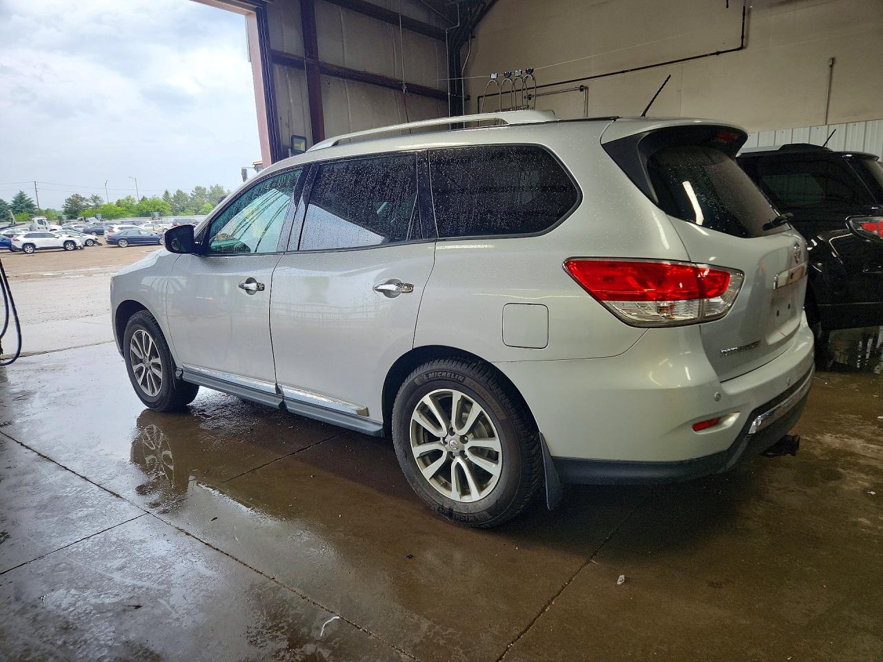 Nissan Pathfinder S
