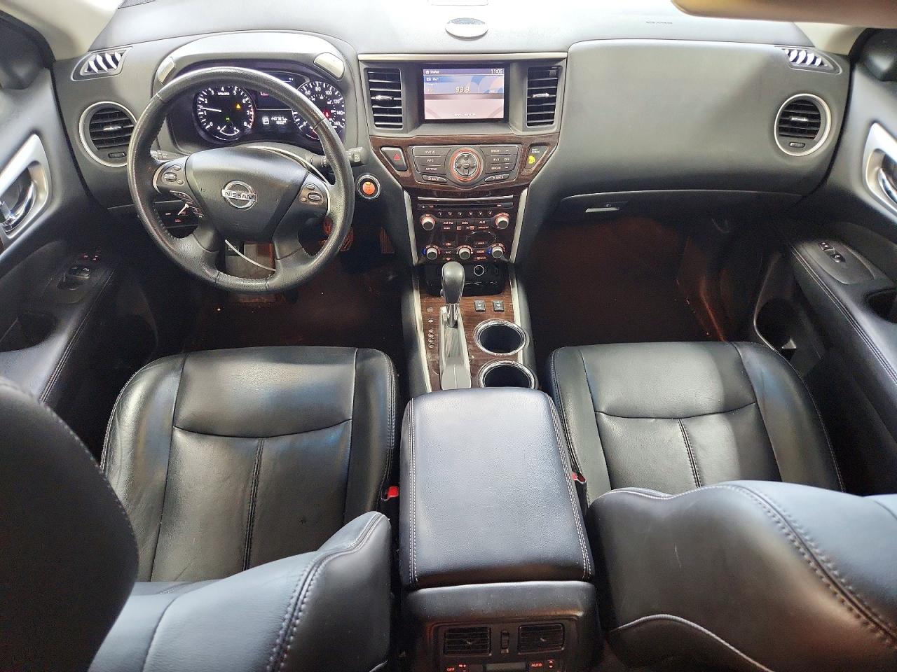 Nissan Pathfinder S