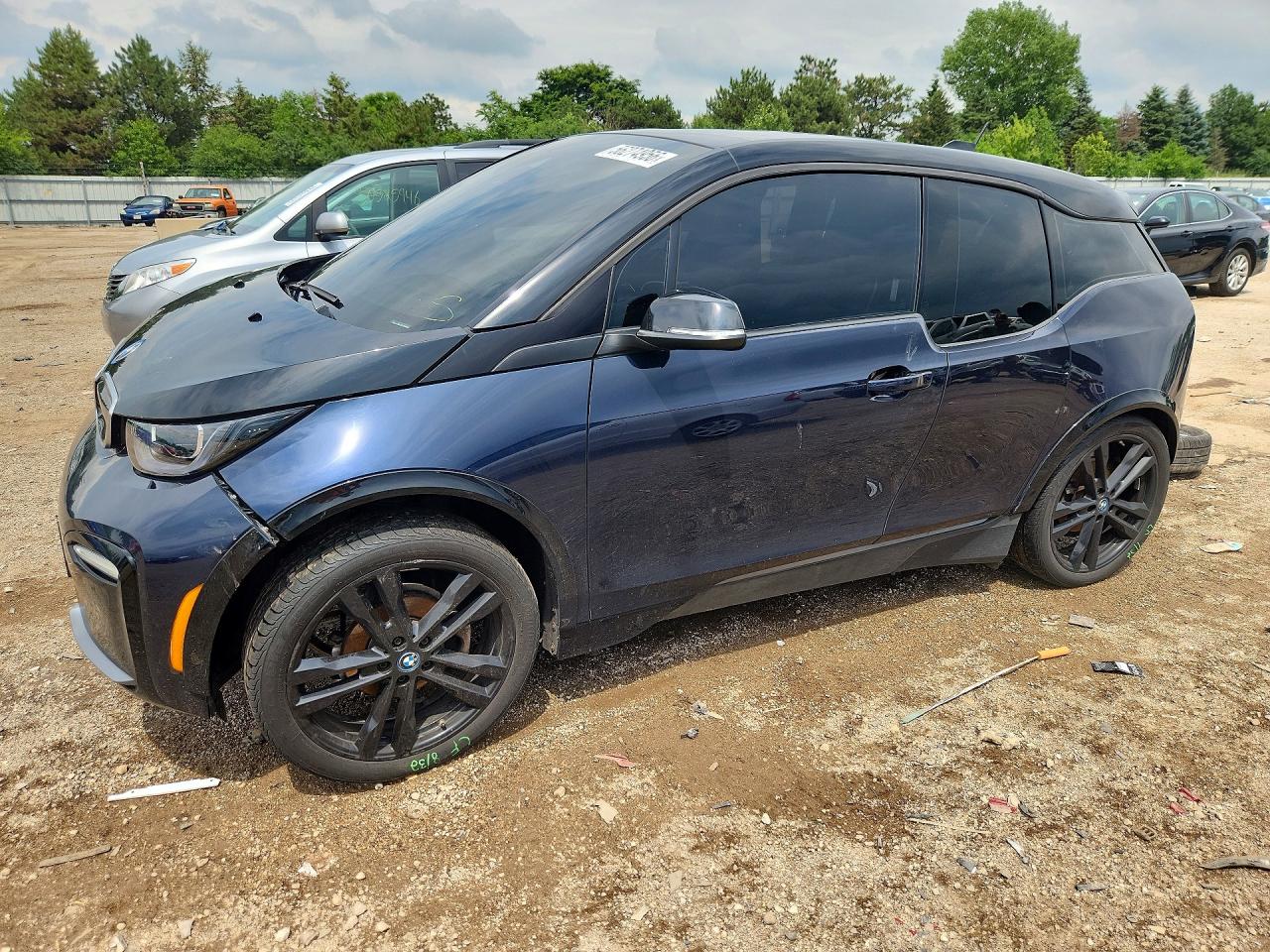 Salvage BMW i-Series Image