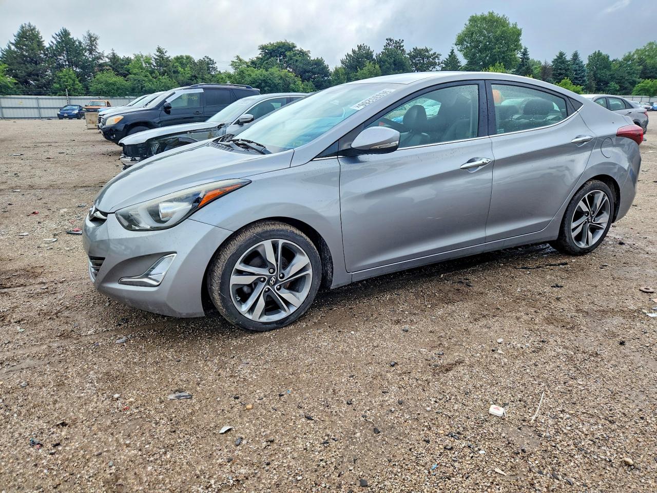 Salvage Hyundai ELANTRA Image
