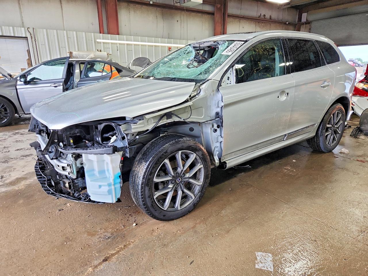 Salvage Volvo XC60 Image