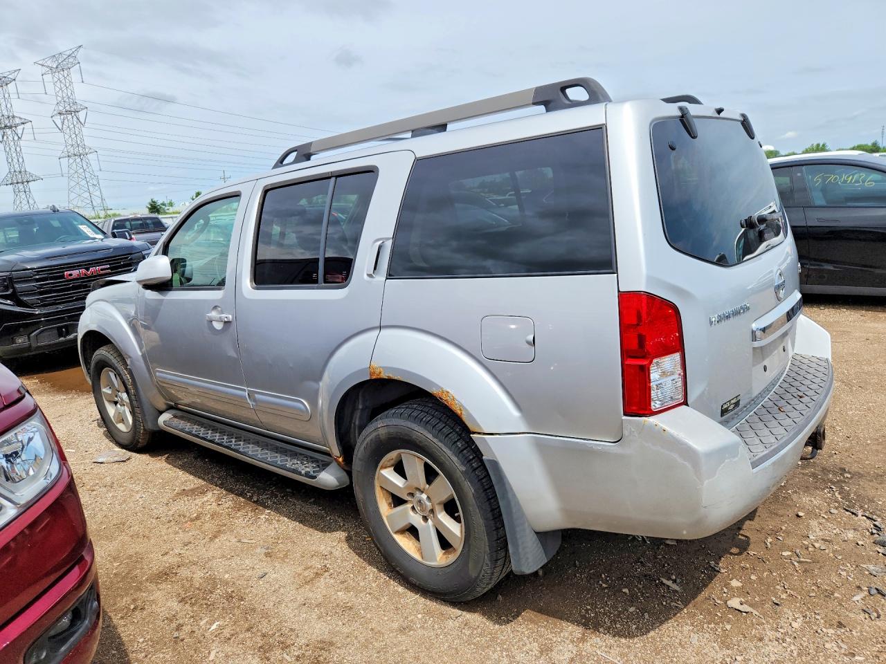 Nissan Pathfinder S