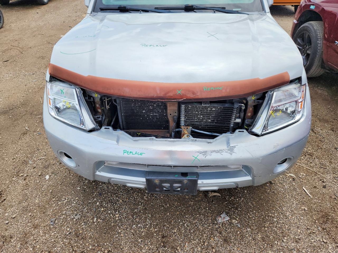 Nissan Pathfinder S