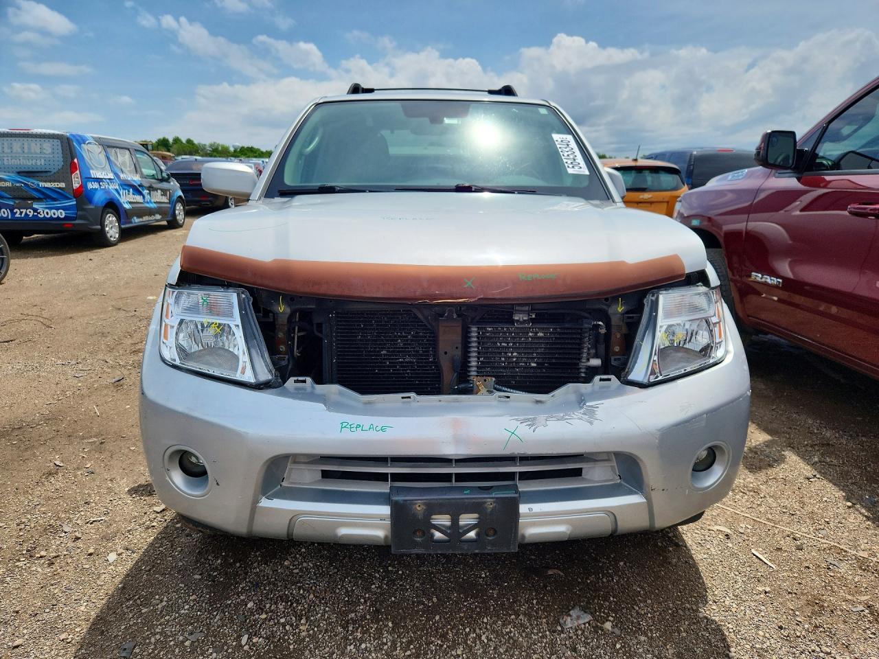Nissan Pathfinder S