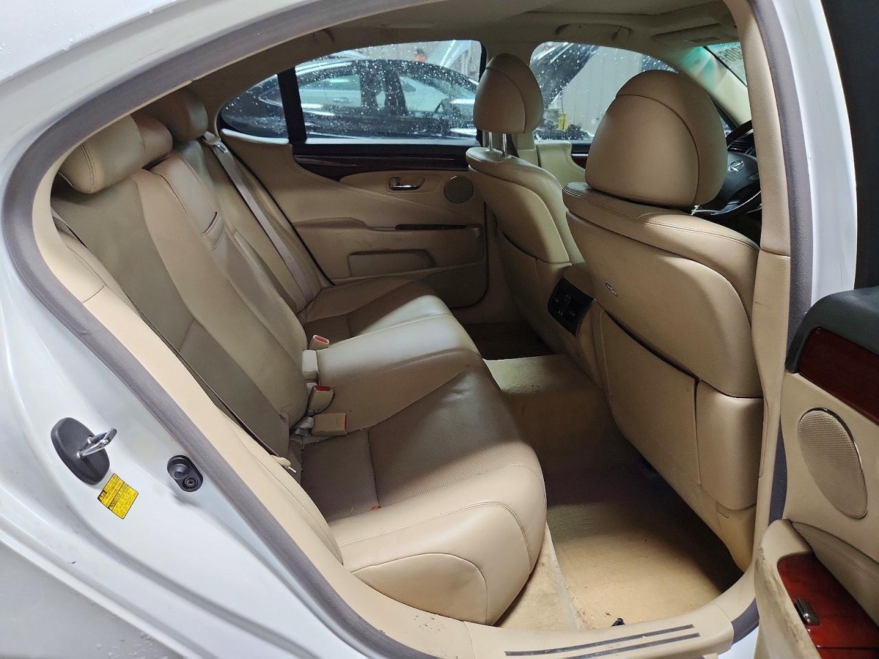 Lexus LS 460