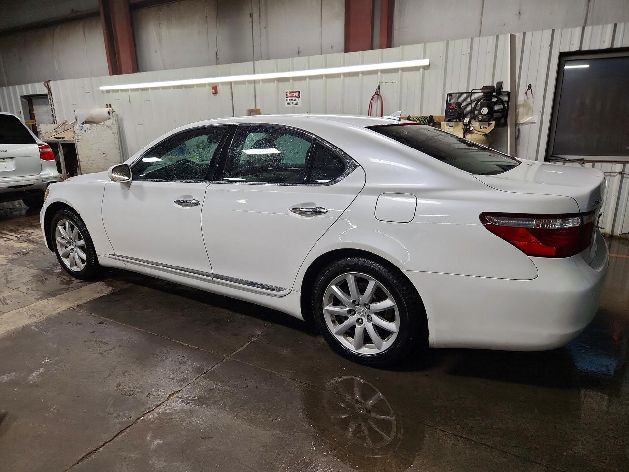Lexus LS 460