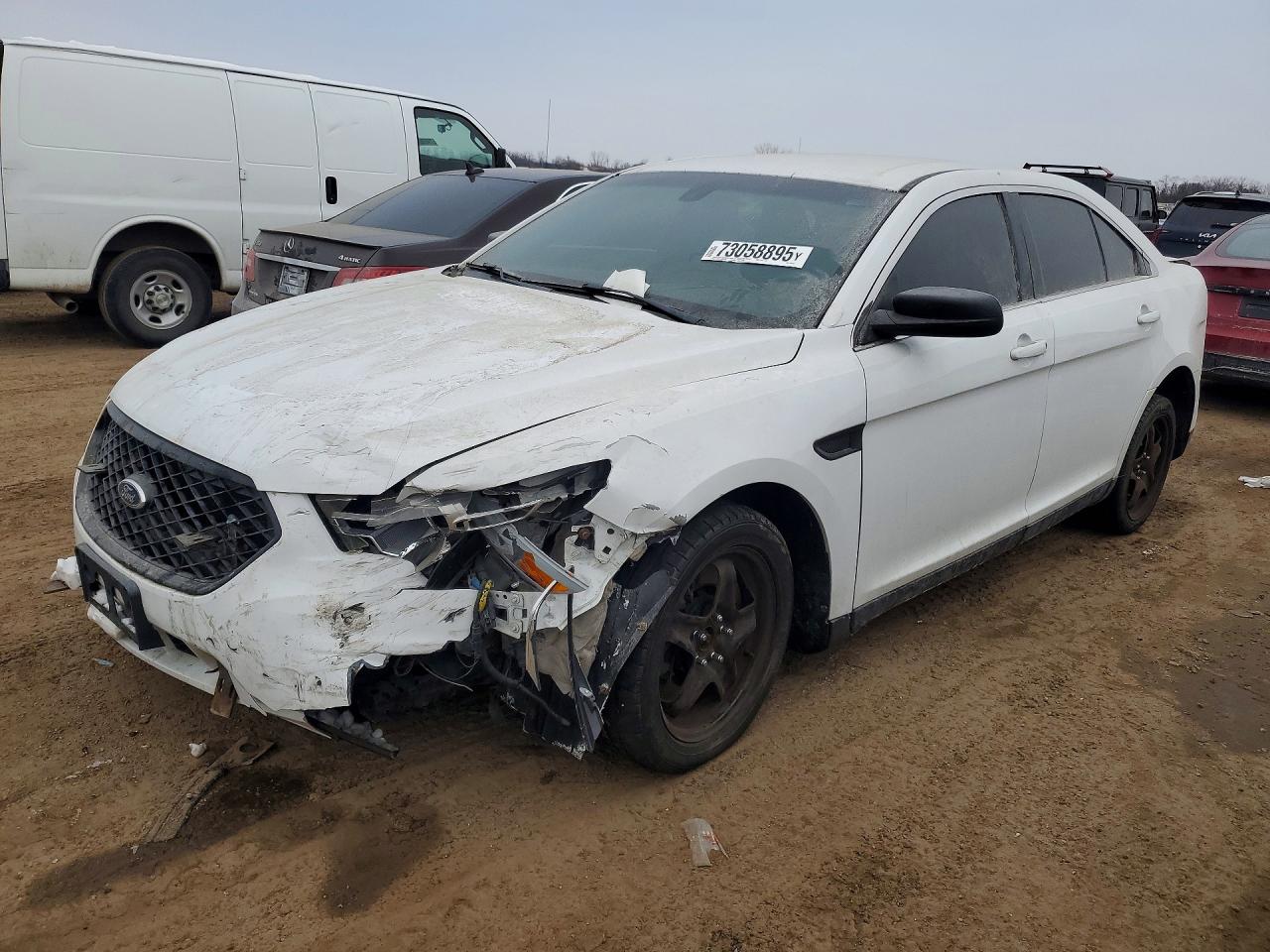 Salvage Ford Taurus Image
