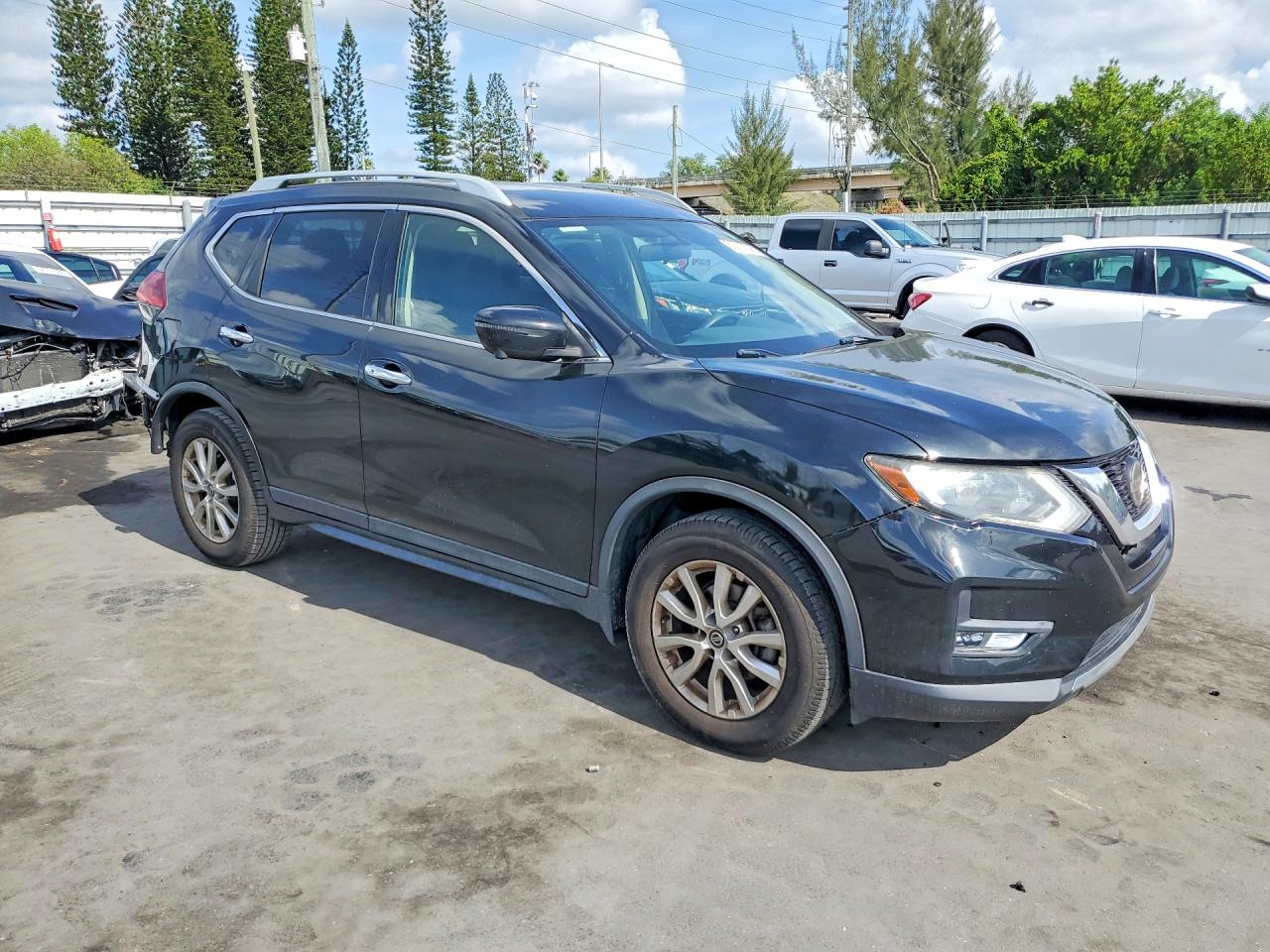 Nissan Rogue Sv