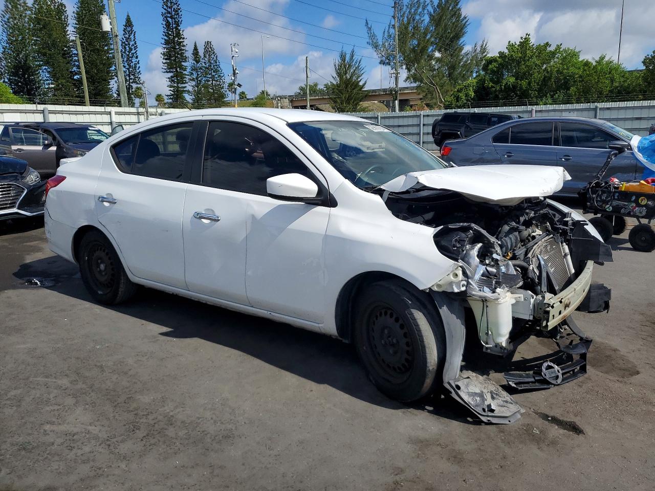 Nissan Versa 1.6 Sv